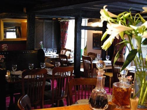 The Plume Of Feathers Фарнем Экстерьер фото